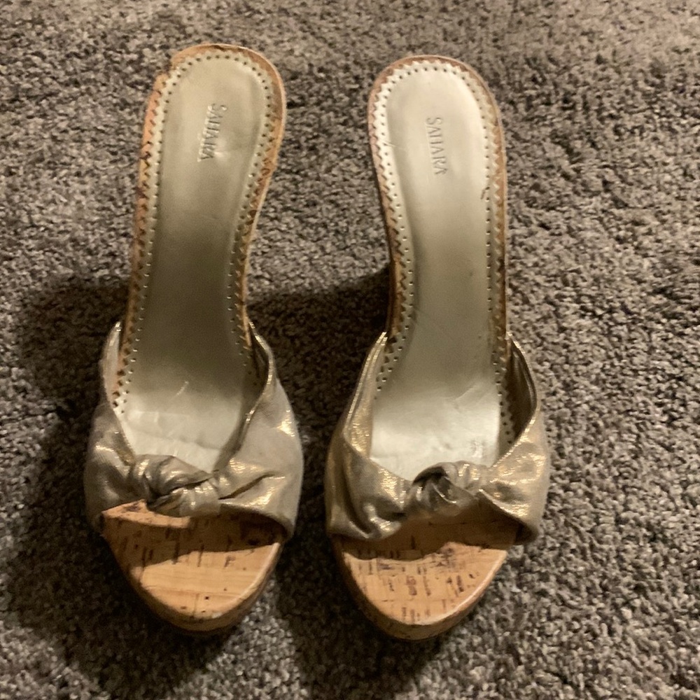 Womens Sahara Size 10 Metallic Wedge Shoe